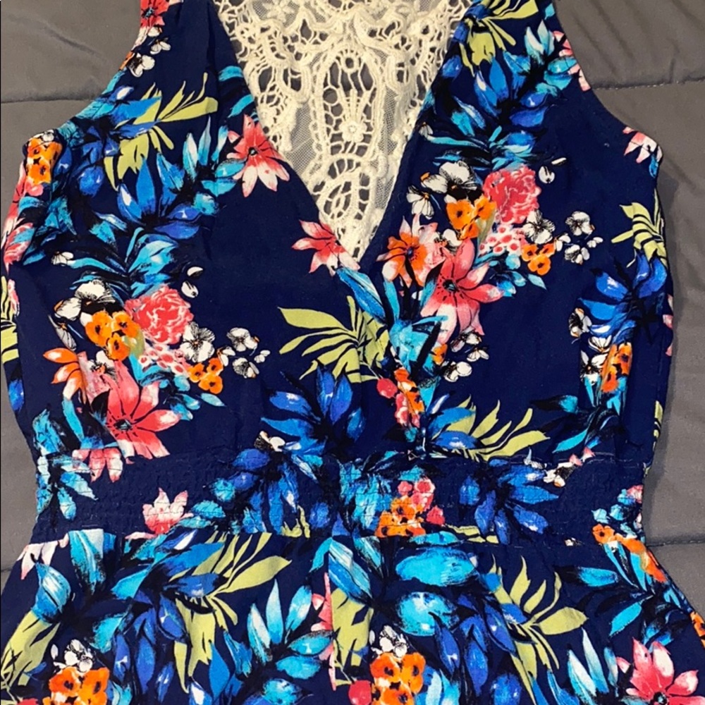NWOT Timing floral romper size Small - Picture 3 of 3